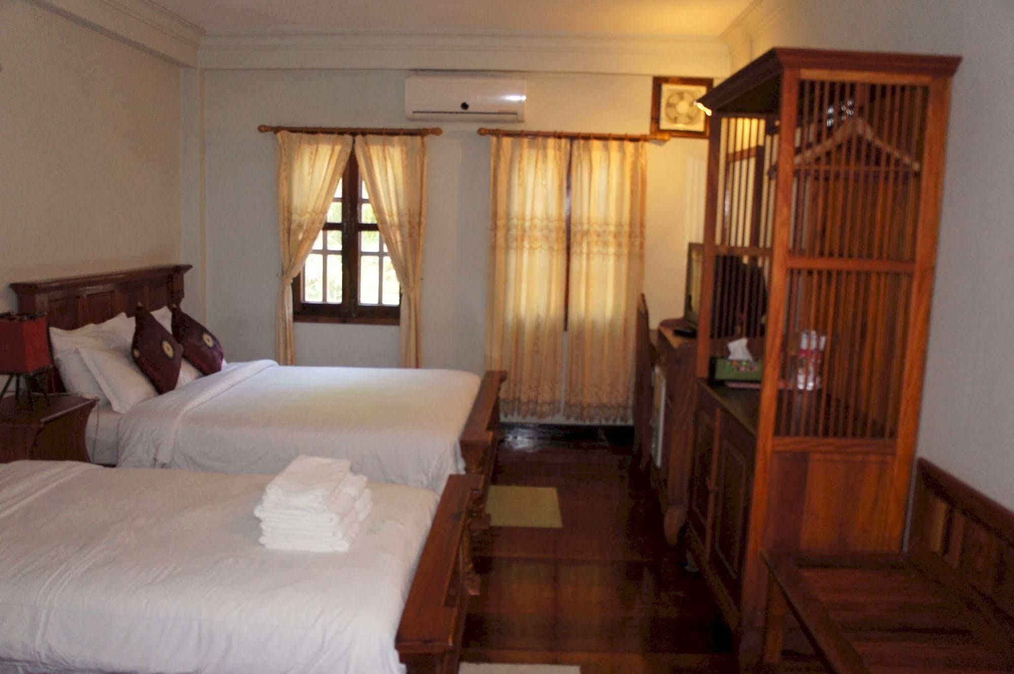 Phounsab Guesthouse Luang Prabang Exteriör bild